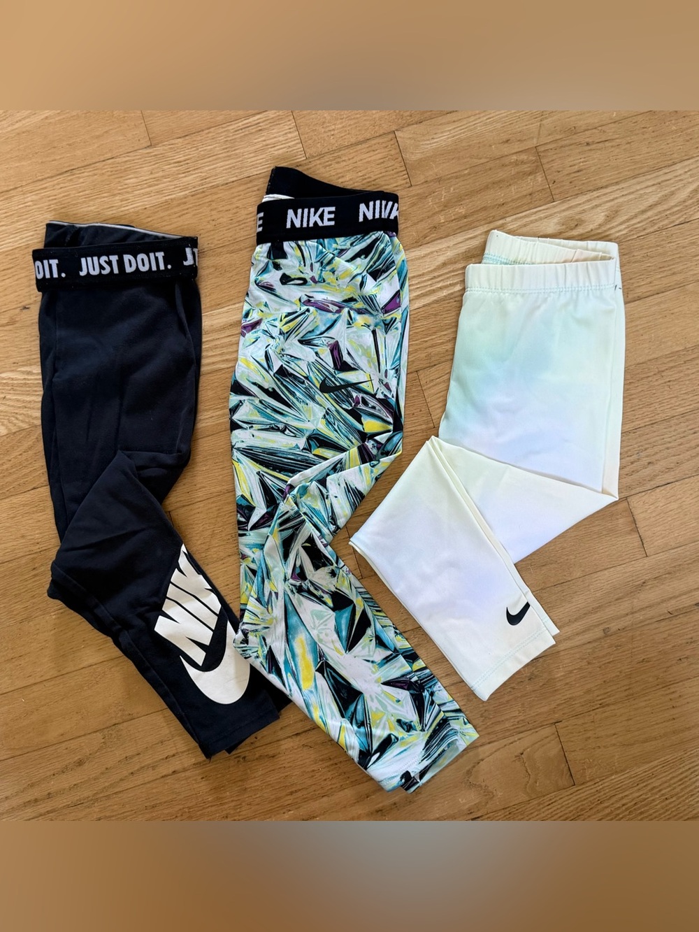 Nike Girls' Teal Black Yellow Multicolor Printed Leggings